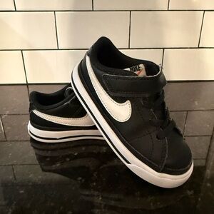 Nike Toddler Court Legacy 8C